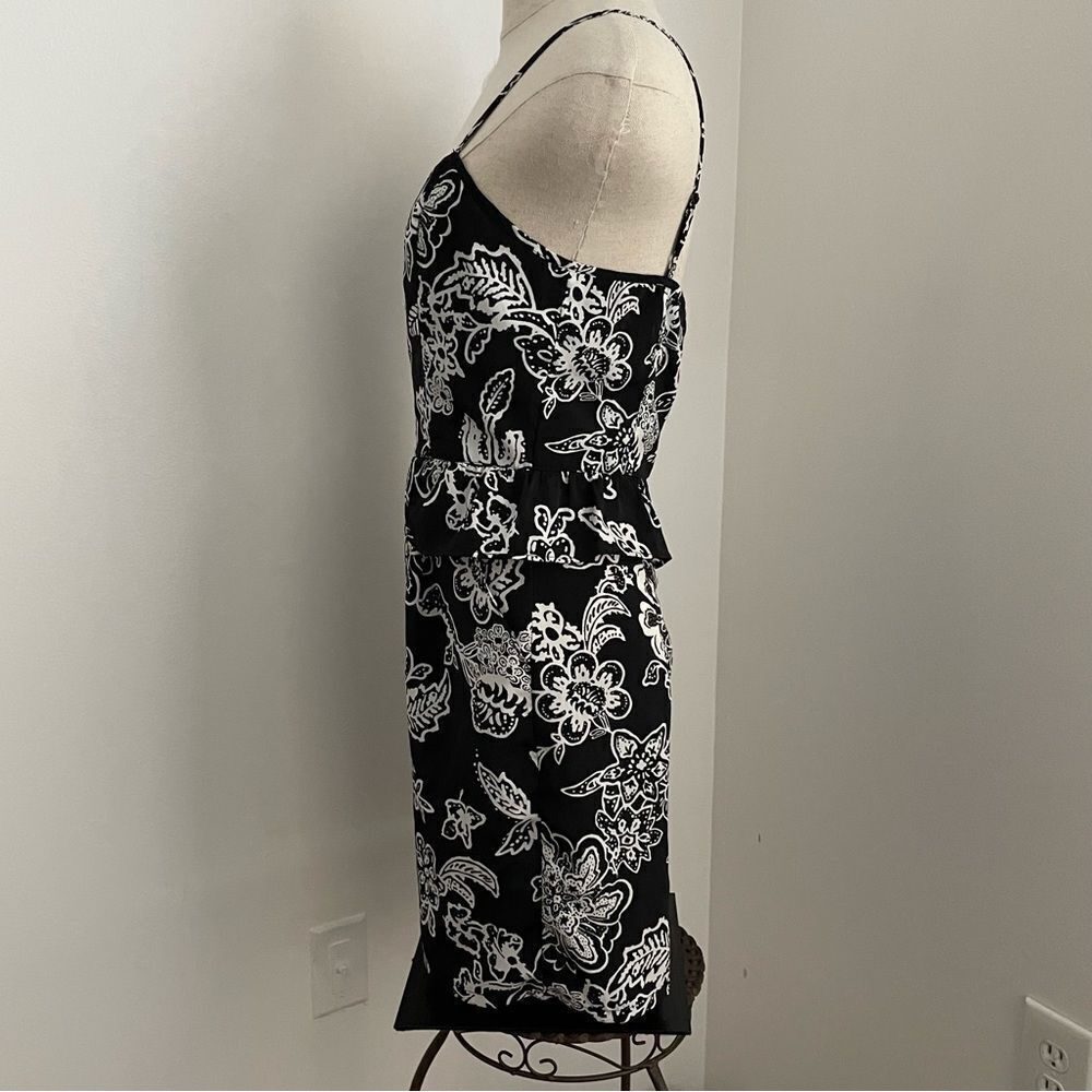 American Eagle Black & White Floral Peplum Dress Size 4 - Picture 5 of 15